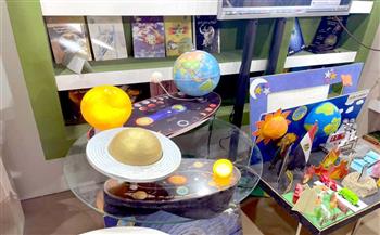 جناح البحوث الفلكية والجيوفيزيقية: مجسمات و كتيبات مبسطة للعلوم للأطفال بمعرض الكتاب