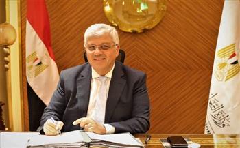 وزير التعليم العالي يصدر قرارًا بإغلاق كيانين وهميين بمحافظة القاهرة