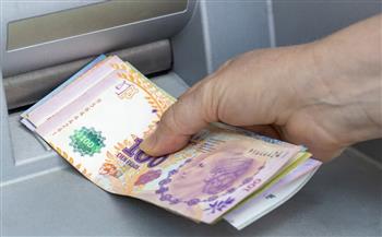 لمواجهة التضخم .. الأرجنتين تصدر ورقة نقدية جديدة 2000 بيزو