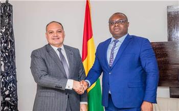 السفير المصري في كوناكري يلتقي مع رئيس وزراء غينيا