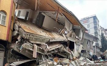 ارتفاع عدد ضحايا زلزال تركيا إلى 1014 قتيلًا