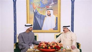 محمد بن زايد وعاهل البحرين يبحثان تعزيز التعاون والتنسيق بين البلدين