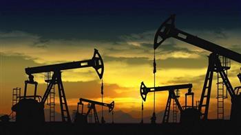 النفط يواصل الارتفاع بدعم من الطلب الصيني واضطراب الامدادات