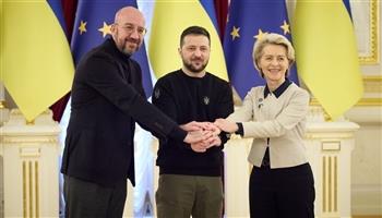 قادة البرلمان الأوروبي يرحبون بالرئيس الأوكراني لدى وصوله بروكسل
