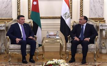 مصطفى مدبولي يلتقي رئيس مجلس النواب الأردني لبحث الملفات المشتركة