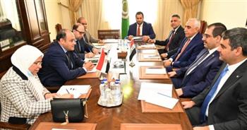 وزير التجارة يبحث مع نظيريه العراقي واللبناني الارتقاء بالعلاقات الاستثمارية