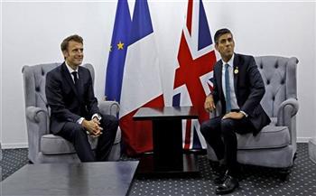 الرئيس الفرنسي يستقبل رئيس الوزراء البريطاني في قصر الإليزيه