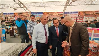 محافظ شمال سيناء يتفقد معرض مبادرة «كلنا واحد» بالعريش