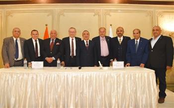 محافظ الإسكندرية يلتقي بأعضاء جمعية رجال الأعمال