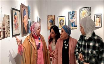فنانات بورسعيد يشاركن بالريشة في احتفالية اليوم العالمي للمرأة