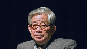 وفاة الياباني كنزابورو أوي الحائز على جائزة نوبل للآداب