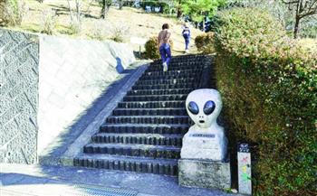 بلدة يابانية باتت موطنًا للمخلوقات الفضائية.. ما القصة؟