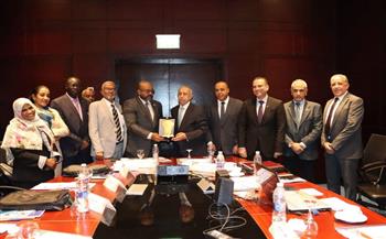 وزير النقل السوداني ورئيس الأكاديمية العربية يشاركان في اجتماع مجلس إدارة معهد تدريب المواني