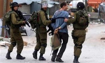 الاحتلال الإسرائيلي يعتقل 13 فلسطينيًا من أنحاء مُتفرقة بالضفة الغربية
