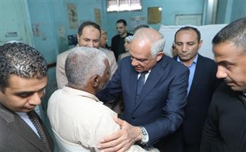 محافظ الجيزة يتفقد مستشفى أم المصريين للوقوف على مستوى الخدمات الصحية المقدمة للمرضى
