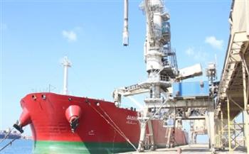 ميناء دمياط يستقبل شحنة من العدس تقدر بحوالي 17.55 ألف طن