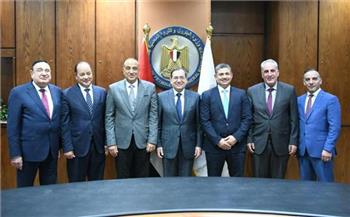 وزير البترول يبحث مع وفد برلماني أردني التعاون في مجال الغاز الطبيعي