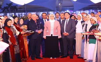 وزيرة التضامن تفتتح معرض «ديارنا عربية» لمستلزمات رمضان بمول العرب