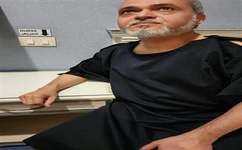 فنان سعودي شهير يجري عملية جراحية في عينيه بالقاهرة