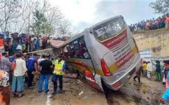 ارتفاع حصيلة ضحايا تحطم حافلة في بنجلاديش إلى 19 قتيلا