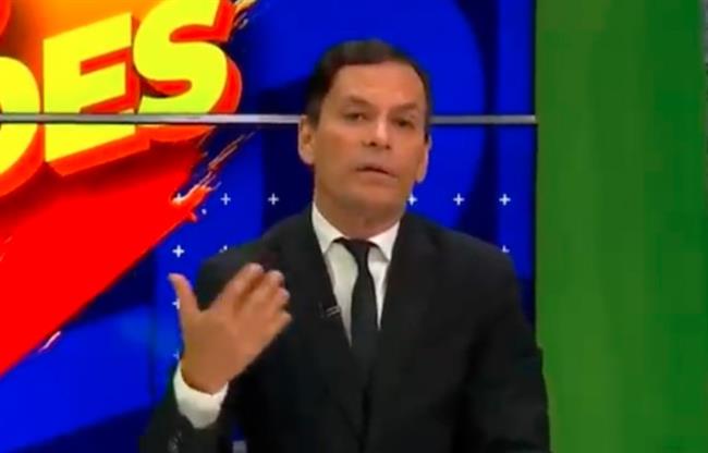 شاهد.. رد فعل غريب من مذيع فاجأه زلزال الإكوادور المدمر على الهواء