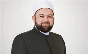 هل هدية عيد الأم حلال أم حرام؟ الشيخ يسري عزام يجيب