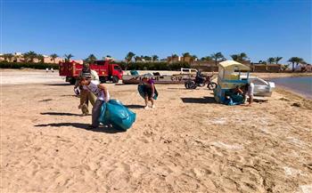 حملة نظافة لشواطئ المركز السياحي الشمالي بسفاجا 