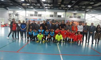 وزير الشباب والرياضة يفتتح أول دوري لكرة القدم للأقزام 