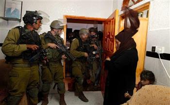 الاحتلال الإسرائيلي يقتحم مناطق مختلفة في الخليل.. ويعتقل 6 فلسطينيين 