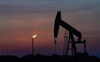 النفط يرتفع 1% رغم زيادة مخزونات الخام الأمريكية