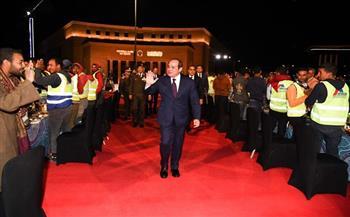 الرئيس السيسي يشارك العاملين بالعاصمة الإدارية في سحور أولى ليالي رمضان