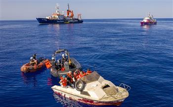 مصرع خمسة مهاجرين وفقدان 28 في غرق مركب قبالة السواحل التونسية