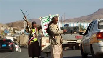 ميليشيا الحوثي تعدم مواطنا أمام أسرته وتمثل بجثته في اليمن 