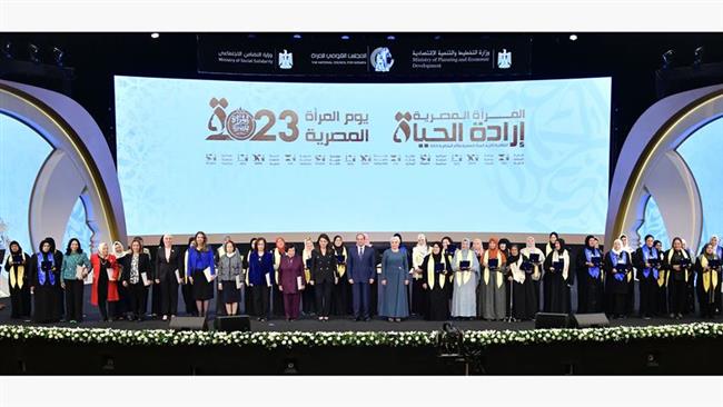 نشاط الرئيس السيسي في أسبوع.. قرارات بالإفراج عن الغارمين وتفقد أكاديمية الشرطة 