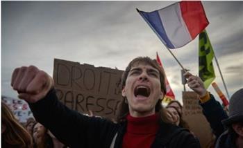  إصابة جندي في رأسه وفقد مرأة إصبعها أبرز أحداث اليوم الـ10 من احتجاجات فرنسا
