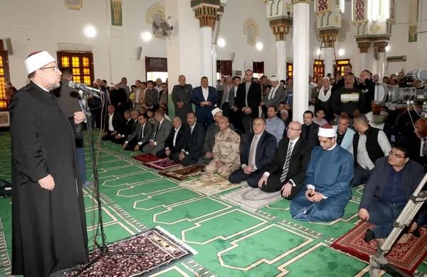وزير الأوقاف يؤدى صلاة الجمعة الأولى من شهر رمضان ببنى سويف