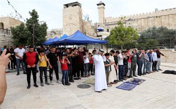 30 ألف فلسطيني يصلون الجمعة الأولى من رمضان في المسجد الإبراهيمي بالخليل