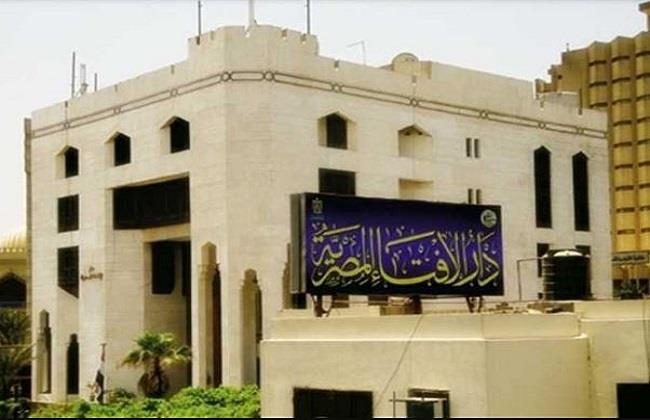 «الإفتاء» توضح حكم الاستعاذة قبل القراءة في الصلاة