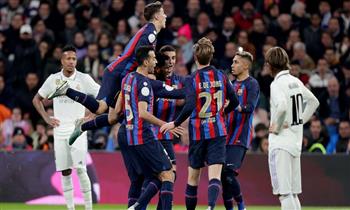  نجم برشلونة يفجر مفاجأة حول عقده الجديد مع الفريق