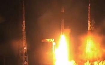 الهند تطلق صاروخا إلى الفضاء يحمل 36 قمرا اصطناعيا