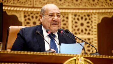 رئيس «الشيوخ» يطالب بتعديل قانوني يلزم بنسبة التعيين 5 % من ذوي الهمم	