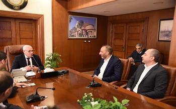 محافظ بورسعيد يستقبل وفد مجلس إدارة موانىء أبو ظبي لبحث سبل التعاون 