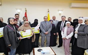 محافظ شمال سيناء: الرئيس السيسي يولي المرأة المصرية اهتماما كبيرا 
