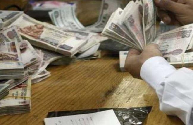 الحد الأدنى للأجور يرتفع لـ3500 جنيه.. جدول زيادة المرتبات 2023