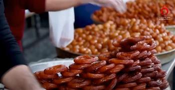 «أشهرها العوامات والبقلاوة».. الحلويات الشرقية العراقية تشهد إقبالا كبيرًا خلال رمضان