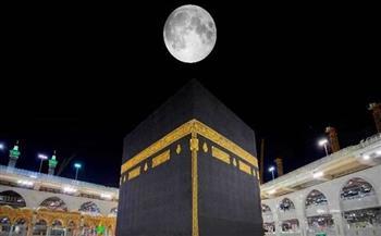 القمر يتعامد على الكعبة المشرفة اليوم