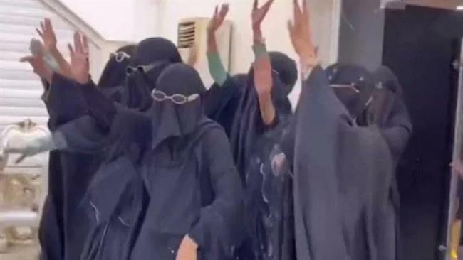 رقصت من القهر.. سيدة تقتحم حفل زفاف زوجها من أخرى على طريقة «الحاج متولي»