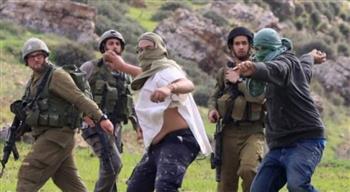 مستوطنون إسرائيليون يدنسون مقامات إسلامية.. وجنود الاحتلال ينفذون حملة مداهمات في "بيت لحم"