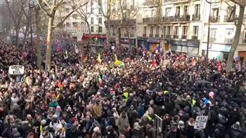 توافد آلاف الأشخاص في فرنسا تمهيدا للتظاهر احتجاجا على إصلاح نظام التقاعد