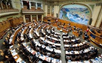 البرلمان السويسرى يرفض بالأغلبية مراجعة الحظر المفروض على إعادة تصدير الأسلحة
